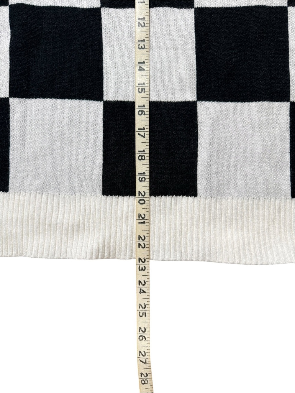 ZESICA Black White Checkerboard Balloon Sleeve Sweater Size Small - Picture 9 of 9